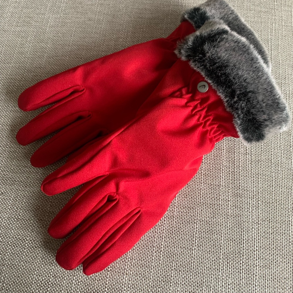 HEAD GLOVES Red, SIZE M. Excellent condition, warm, fur lined, cute, women’s